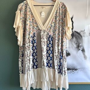 POL Cream V-Neck Top with Floral Accents